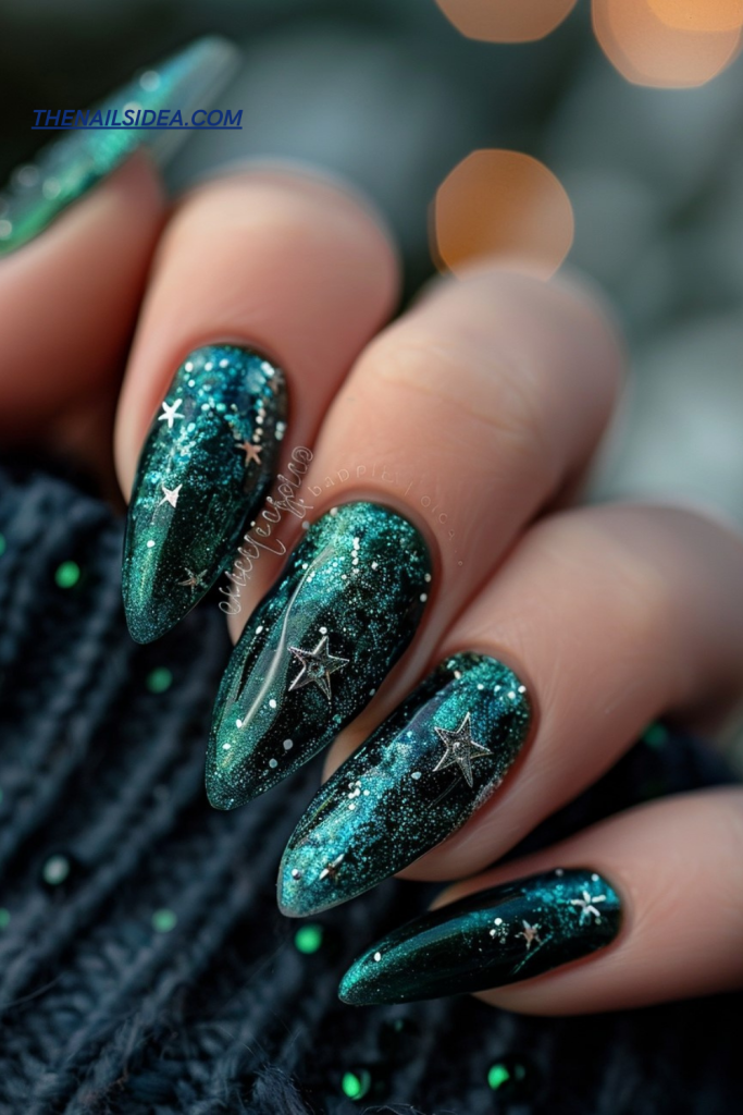 Dark Green Glitter Gradient
